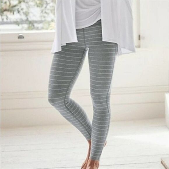 Athleta Gray Stripe Salutation 7/8 Tight In POWERVITA - Picture 5 of 16